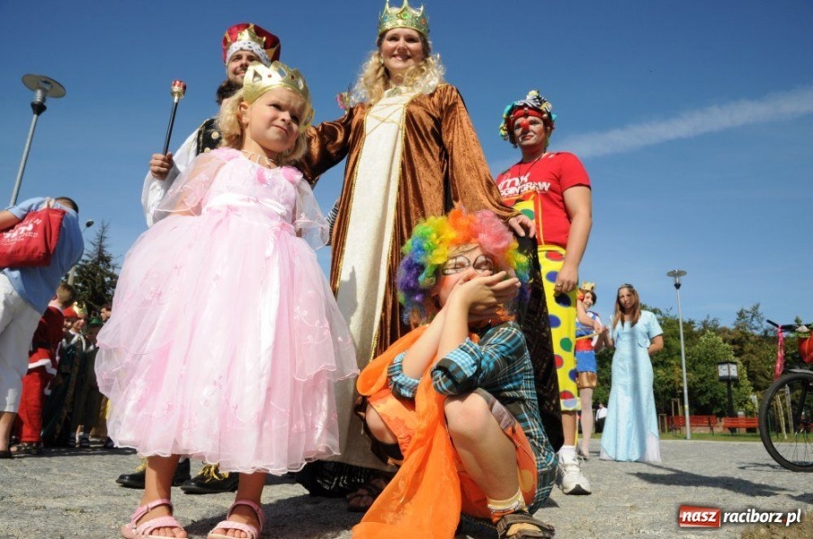 Zdjęcie w galerii na portalu naszraciborz.pl: Dobrodzieje mają teraz swoją aleję wiadomości z regionu