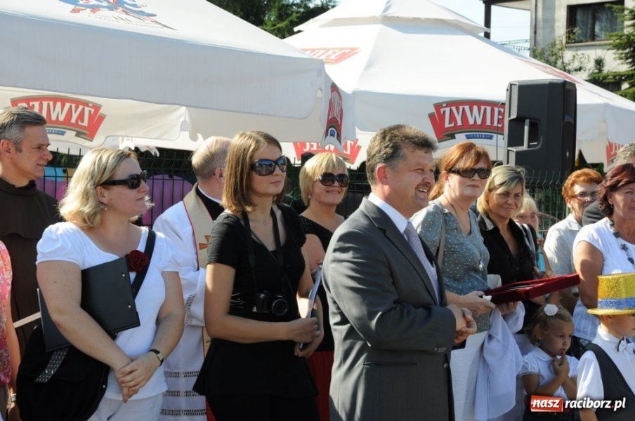 Zdjęcie w galerii na portalu naszraciborz.pl: Dobrodzieje mają teraz swoją aleję wiadomości z regionu