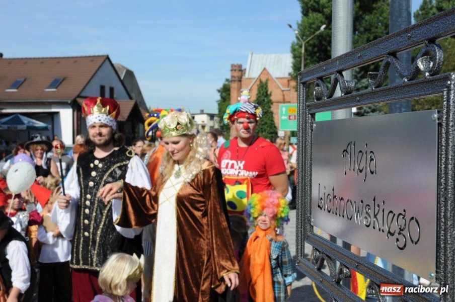 Zdjęcie w galerii na portalu naszraciborz.pl: Dobrodzieje mają teraz swoją aleję wiadomości z regionu