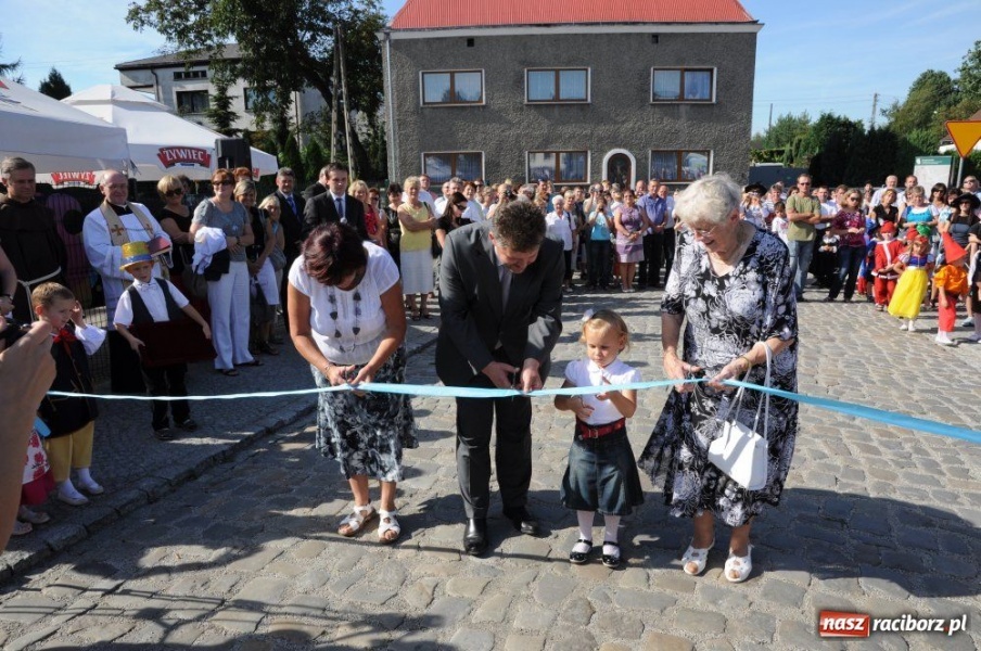 Zdjęcie w galerii na portalu naszraciborz.pl: Dobrodzieje mają teraz swoją aleję wiadomości z regionu