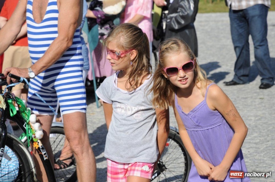 Zdjęcie w galerii na portalu naszraciborz.pl: Dobrodzieje mają teraz swoją aleję wiadomości z regionu