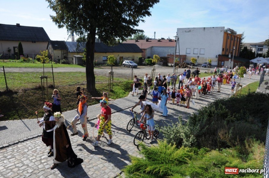 Zdjęcie w galerii na portalu naszraciborz.pl: Dobrodzieje mają teraz swoją aleję wiadomości z regionu