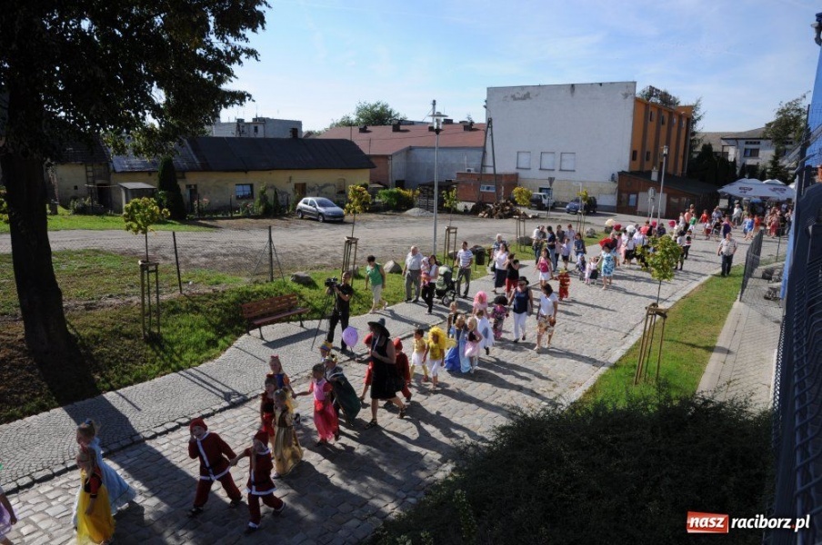 Zdjęcie w galerii na portalu naszraciborz.pl: Dobrodzieje mają teraz swoją aleję wiadomości z regionu