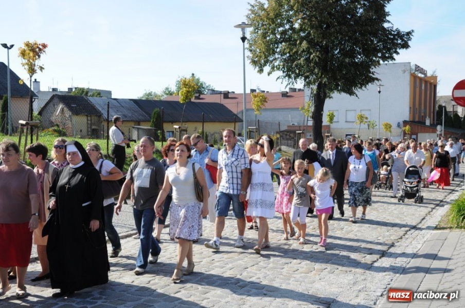 Zdjęcie w galerii na portalu naszraciborz.pl: Dobrodzieje mają teraz swoją aleję wiadomości z regionu