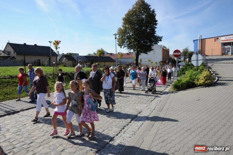 Zdjęcie w galerii na portalu naszraciborz.pl: Dobrodzieje mają teraz swoją aleję wiadomości z regionu