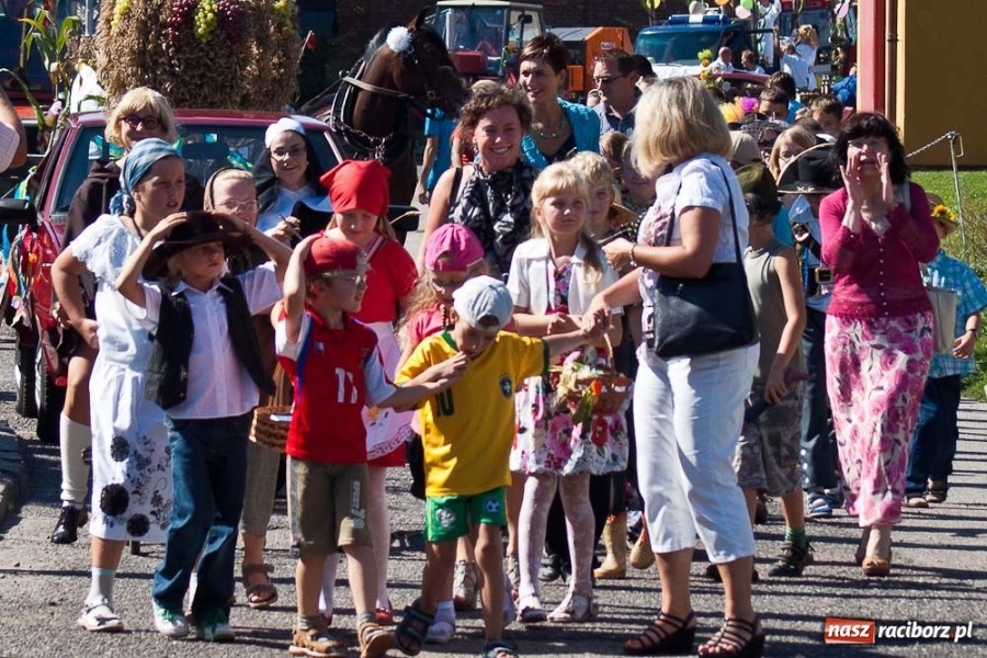 Zdjęcie w galerii na portalu naszraciborz.pl: Robota to głupota - dożynki w Studziennej wiadomości z regionu