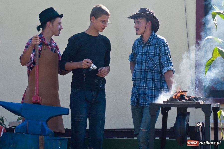 Zdjęcie w galerii na portalu naszraciborz.pl: Robota to głupota - dożynki w Studziennej wiadomości z regionu