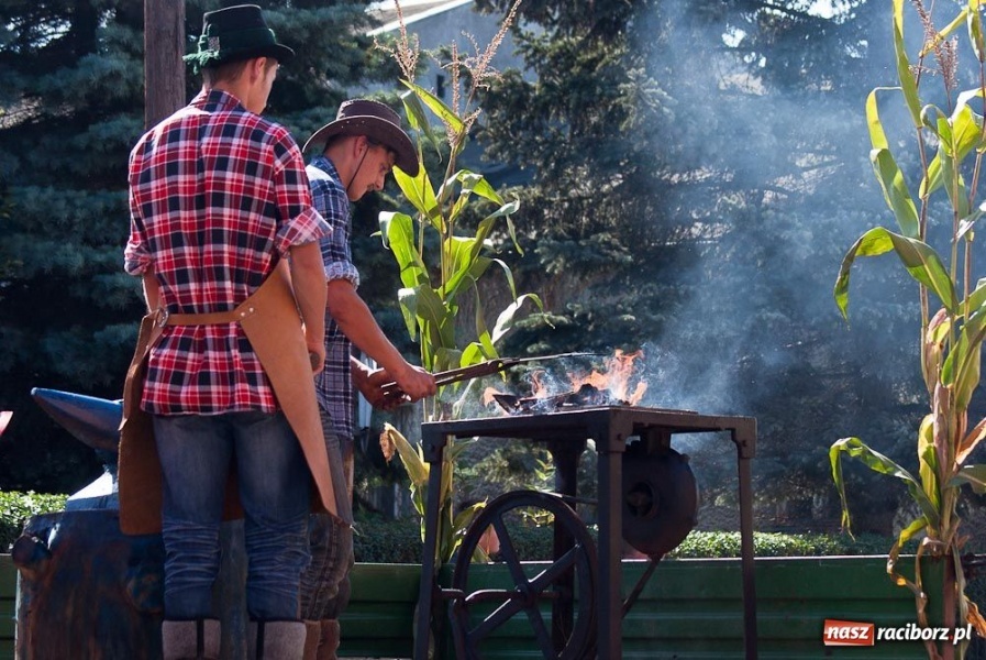 Zdjęcie w galerii na portalu naszraciborz.pl: Robota to głupota - dożynki w Studziennej wiadomości z regionu