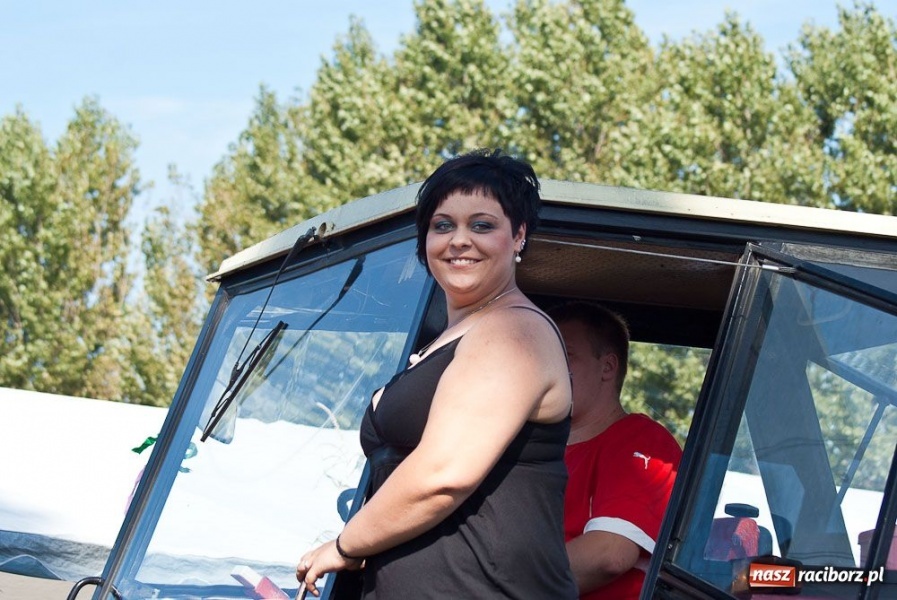 Zdjęcie w galerii na portalu naszraciborz.pl: Robota to głupota - dożynki w Studziennej wiadomości z regionu