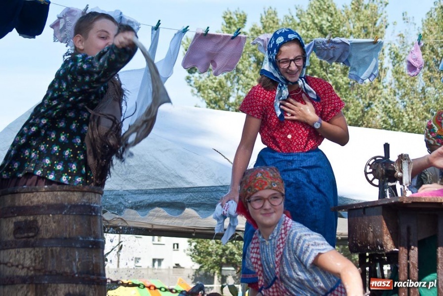 Zdjęcie w galerii na portalu naszraciborz.pl: Robota to głupota - dożynki w Studziennej wiadomości z regionu