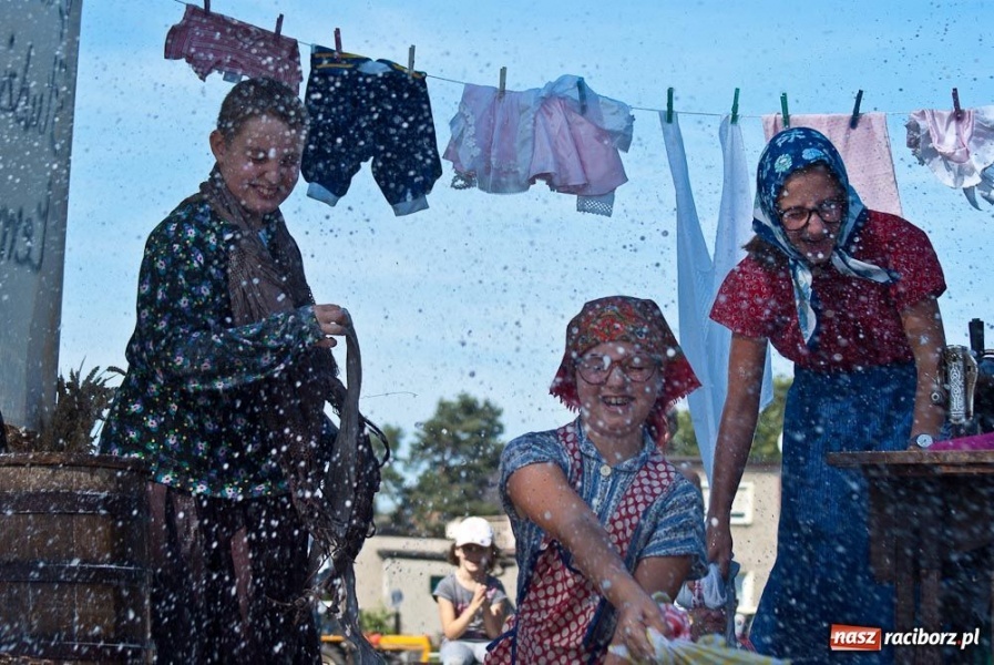 Zdjęcie w galerii na portalu naszraciborz.pl: Robota to głupota - dożynki w Studziennej wiadomości z regionu