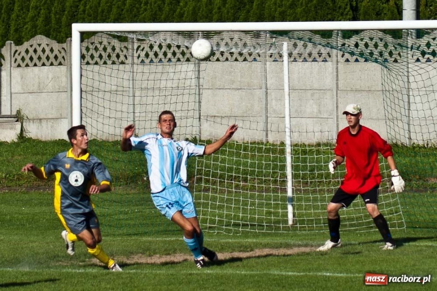 Zdjęcie w galerii na portalu naszraciborz.pl: Tworków na kolanach u siebie wiadomości z regionu