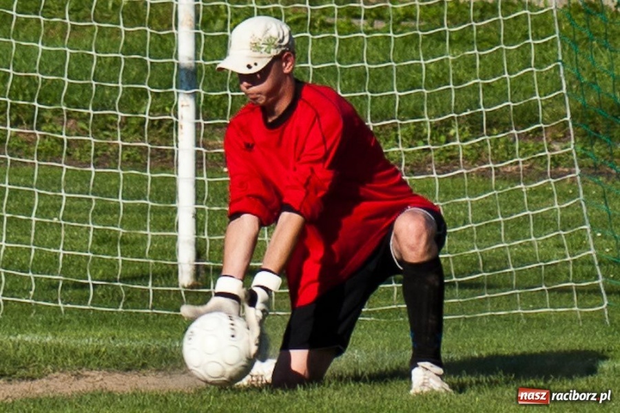 Zdjęcie w galerii na portalu naszraciborz.pl: Tworków na kolanach u siebie wiadomości z regionu