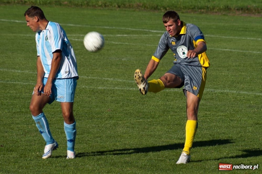 Zdjęcie w galerii na portalu naszraciborz.pl: Tworków na kolanach u siebie wiadomości z regionu