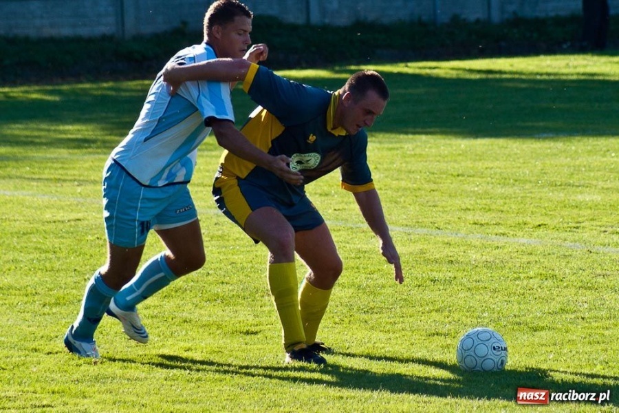 Zdjęcie w galerii na portalu naszraciborz.pl: Tworków na kolanach u siebie wiadomości z regionu