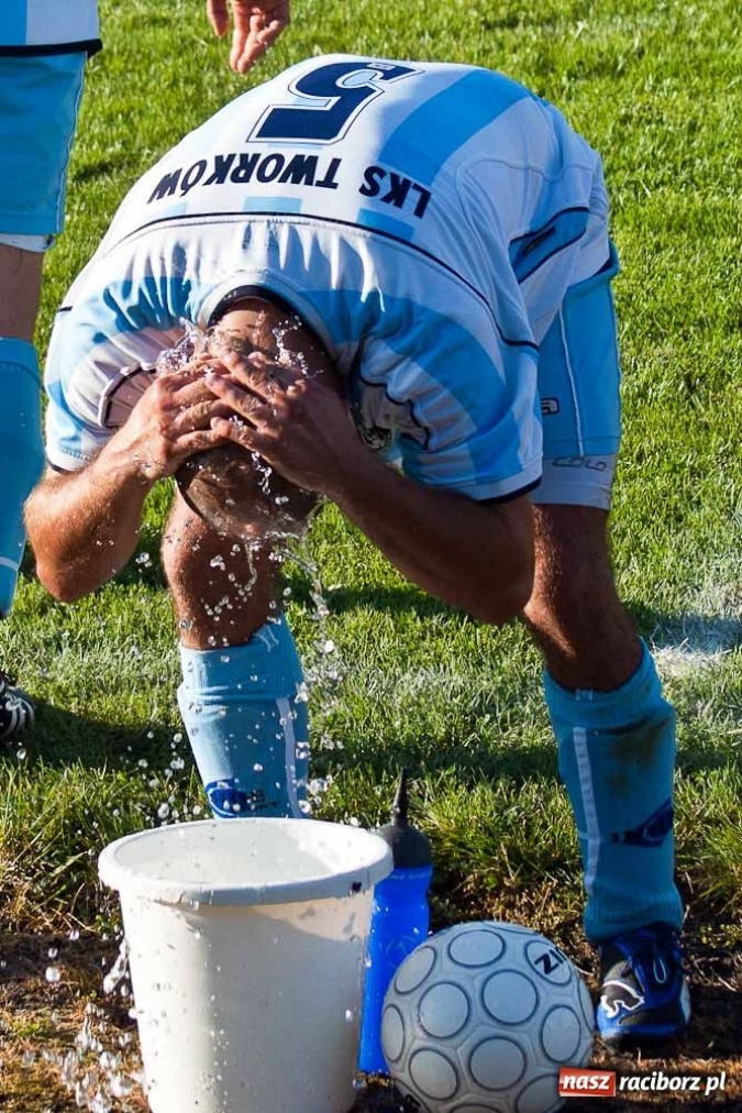 Zdjęcie w galerii na portalu naszraciborz.pl: Tworków na kolanach u siebie wiadomości z regionu