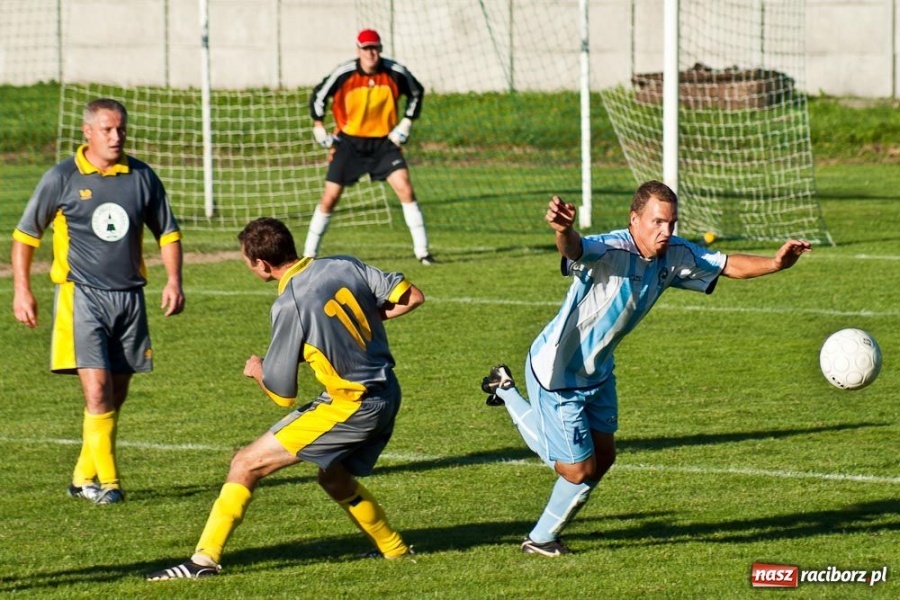 Zdjęcie w galerii na portalu naszraciborz.pl: Tworków na kolanach u siebie wiadomości z regionu
