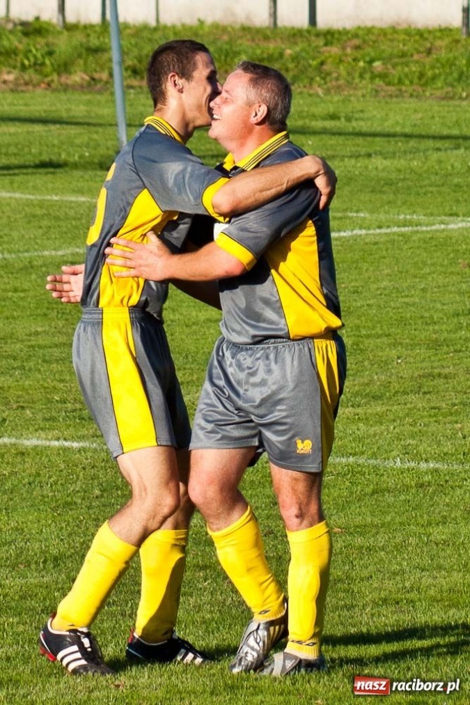 Zdjęcie w galerii na portalu naszraciborz.pl: Tworków na kolanach u siebie wiadomości z regionu