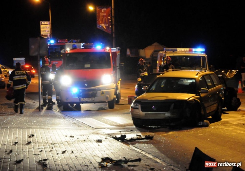 Zdjęcie w galerii na portalu naszraciborz.pl: Ścigali się na Opawskiej. Efekt? Wypadek wiadomości z regionu