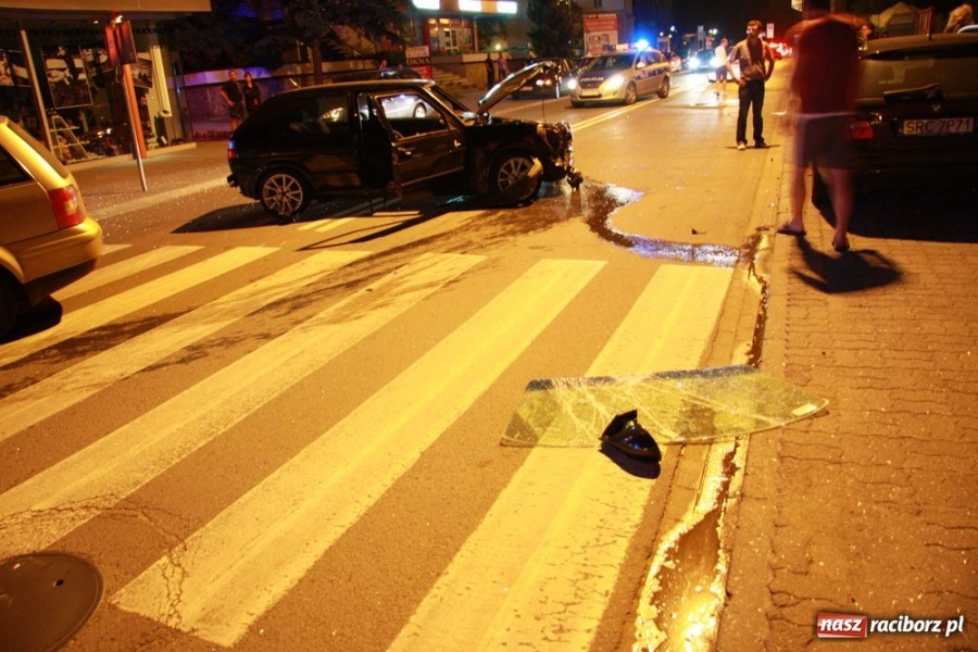 Zdjęcie w galerii na portalu naszraciborz.pl: Ścigali się na Opawskiej. Efekt? Wypadek wiadomości z regionu