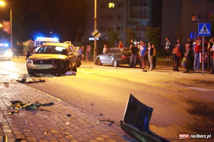 Zdjęcie w galerii na portalu naszraciborz.pl: Ścigali się na Opawskiej. Efekt? Wypadek wiadomości z regionu