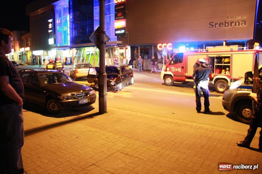 Zdjęcie w galerii na portalu naszraciborz.pl: Ścigali się na Opawskiej. Efekt? Wypadek wiadomości z regionu