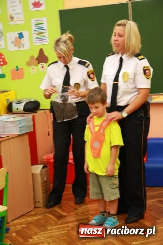 Zdjęcie w galerii na portalu naszraciborz.pl: Uczą jak bezpiecznie dojść do szkoły wiadomości z regionu