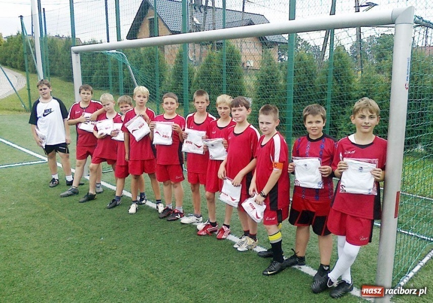 Zdjęcie w galerii na portalu naszraciborz.pl: Piłka w grze o Puchar Premiera wiadomości z regionu