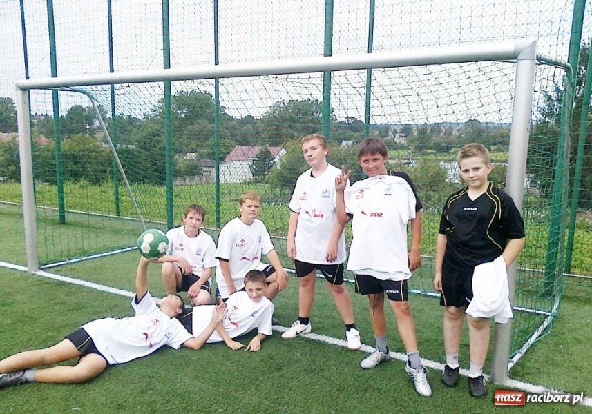 Zdjęcie w galerii na portalu naszraciborz.pl: Piłka w grze o Puchar Premiera wiadomości z regionu