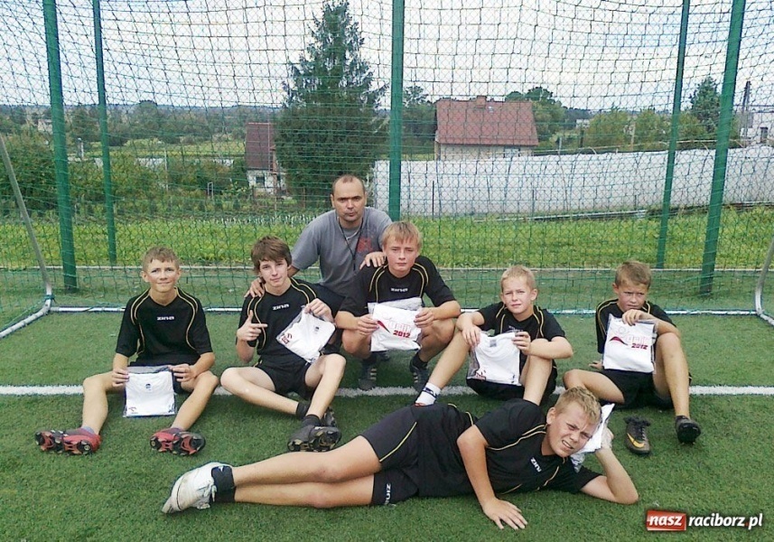 Zdjęcie w galerii na portalu naszraciborz.pl: Piłka w grze o Puchar Premiera wiadomości z regionu