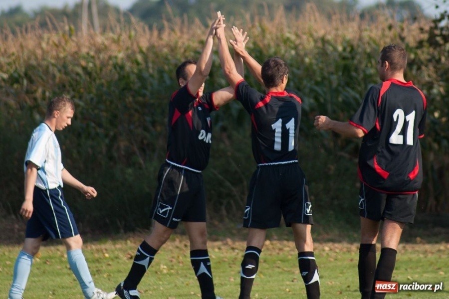 Zdjęcie w galerii na portalu naszraciborz.pl: Bieńkowice pokonały Samborowice wiadomości z regionu
