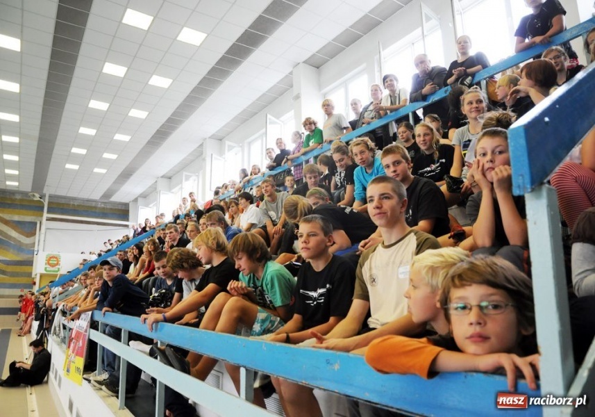 Zdjęcie w galerii na portalu naszraciborz.pl: Życie pisze scenariusze dla SMS-u wiadomości z regionu