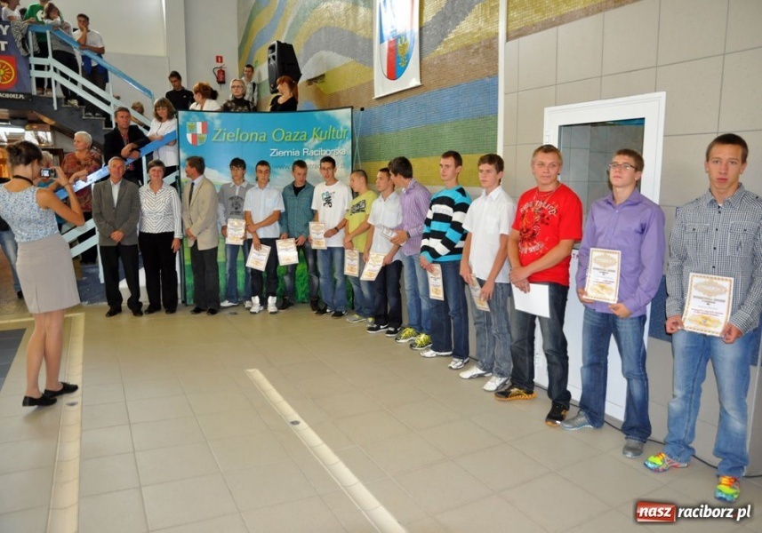 Zdjęcie w galerii na portalu naszraciborz.pl: Życie pisze scenariusze dla SMS-u wiadomości z regionu