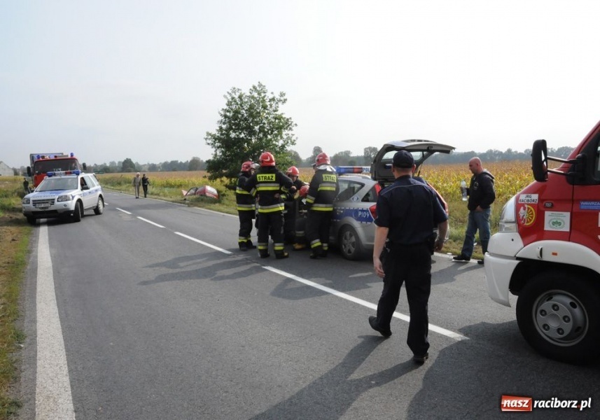 Zdjęcie w galerii na portalu naszraciborz.pl: Czołowe zderzenie na DK 45 wiadomości z regionu