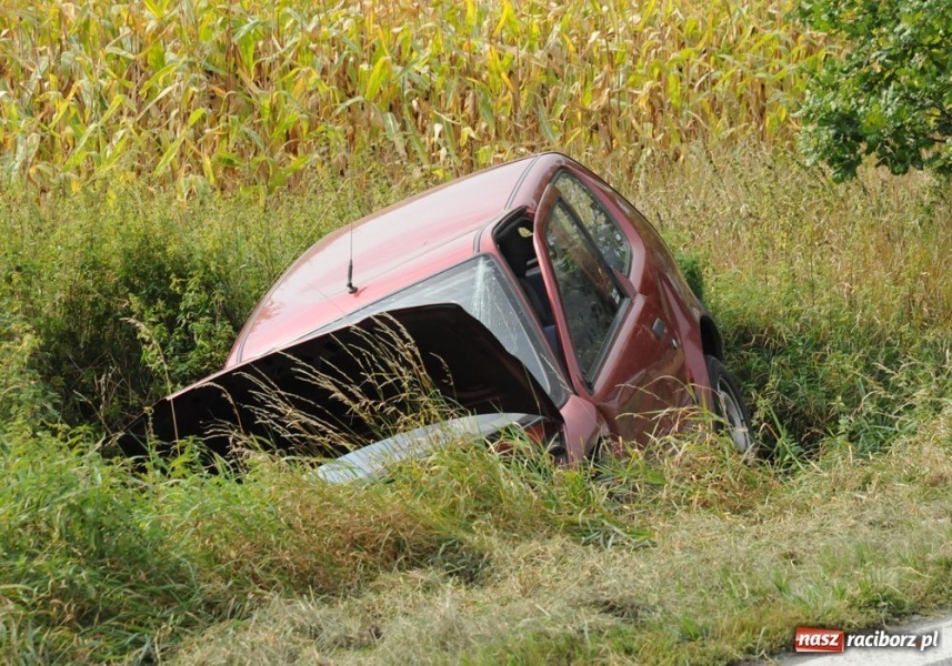 Zdjęcie w galerii na portalu naszraciborz.pl: Czołowe zderzenie na DK 45 wiadomości z regionu