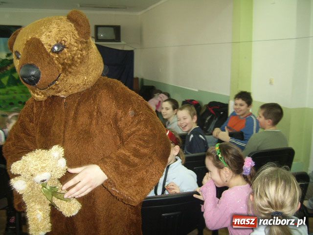 Zdjęcie w galerii na portalu naszraciborz.pl: Patrol feryjny - Klub Itaka wiadomości z regionu