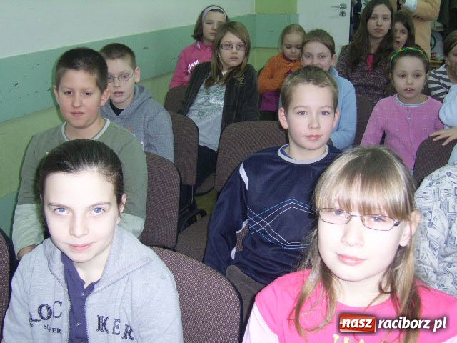 Zdjęcie w galerii na portalu naszraciborz.pl: Patrol feryjny - Klub Itaka wiadomości z regionu