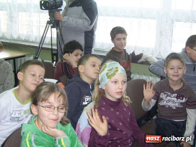 Zdjęcie w galerii na portalu naszraciborz.pl: Patrol feryjny - Klub Itaka wiadomości z regionu