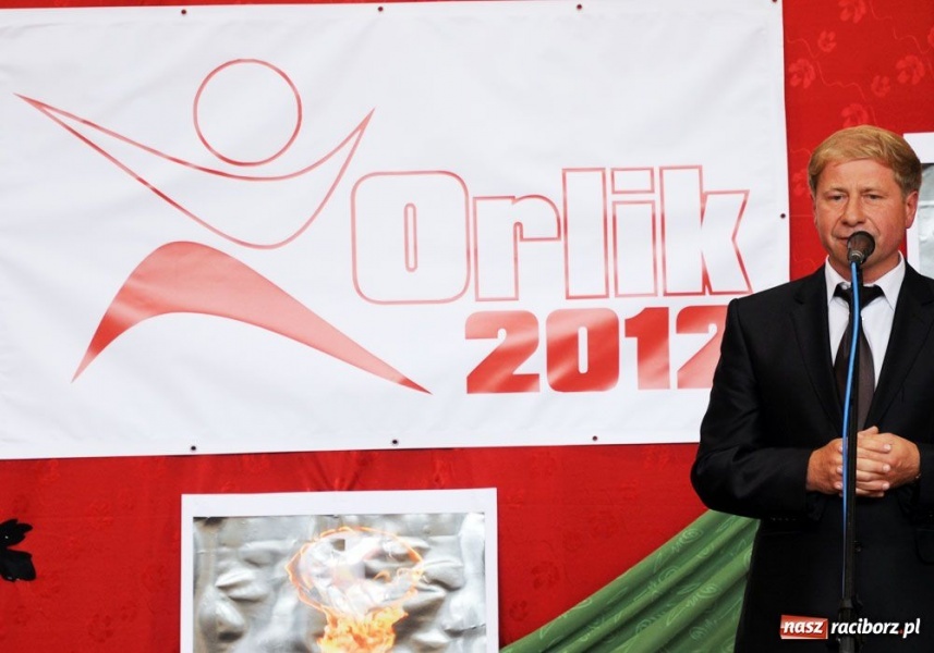 Zdjęcie w galerii na portalu naszraciborz.pl: Orlik wylądował dziś w Krzanowicach wiadomości z regionu