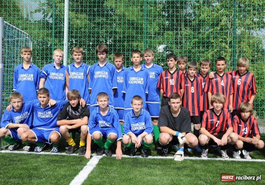 Zdjęcie w galerii na portalu naszraciborz.pl: Orlik wylądował dziś w Krzanowicach wiadomości z regionu