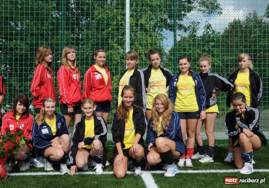 Zdjęcie w galerii na portalu naszraciborz.pl: Orlik wylądował dziś w Krzanowicach wiadomości z regionu