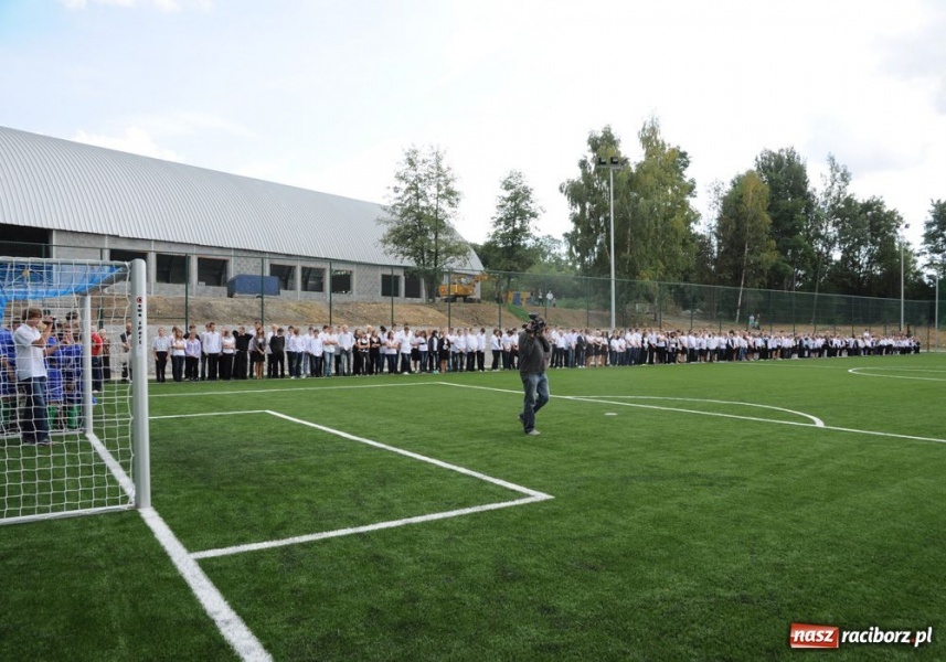 Zdjęcie w galerii na portalu naszraciborz.pl: Orlik wylądował dziś w Krzanowicach wiadomości z regionu