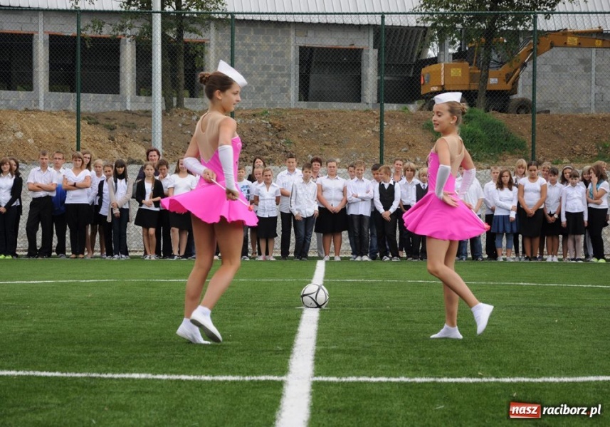 Zdjęcie w galerii na portalu naszraciborz.pl: Orlik wylądował dziś w Krzanowicach wiadomości z regionu