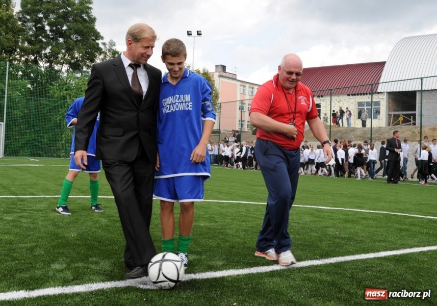 Zdjęcie w galerii na portalu naszraciborz.pl: Orlik wylądował dziś w Krzanowicach wiadomości z regionu