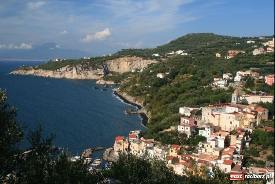 Zdjęcie w galerii na portalu naszraciborz.pl: Raciborzanie kompletują ekipę na Włochy wiadomości z regionu