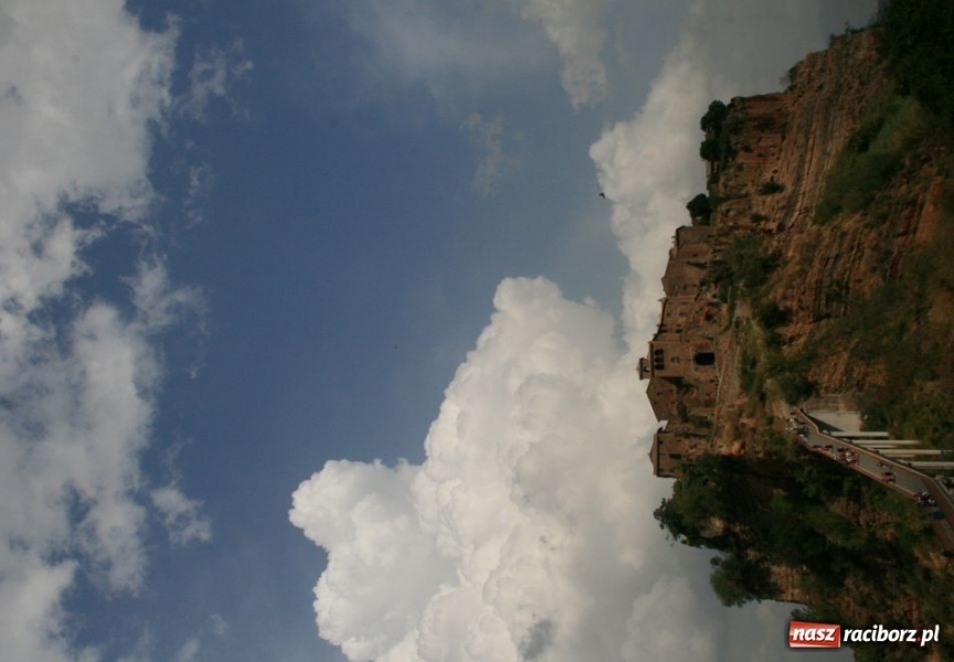 Zdjęcie w galerii na portalu naszraciborz.pl: Raciborzanie kompletują ekipę na Włochy wiadomości z regionu