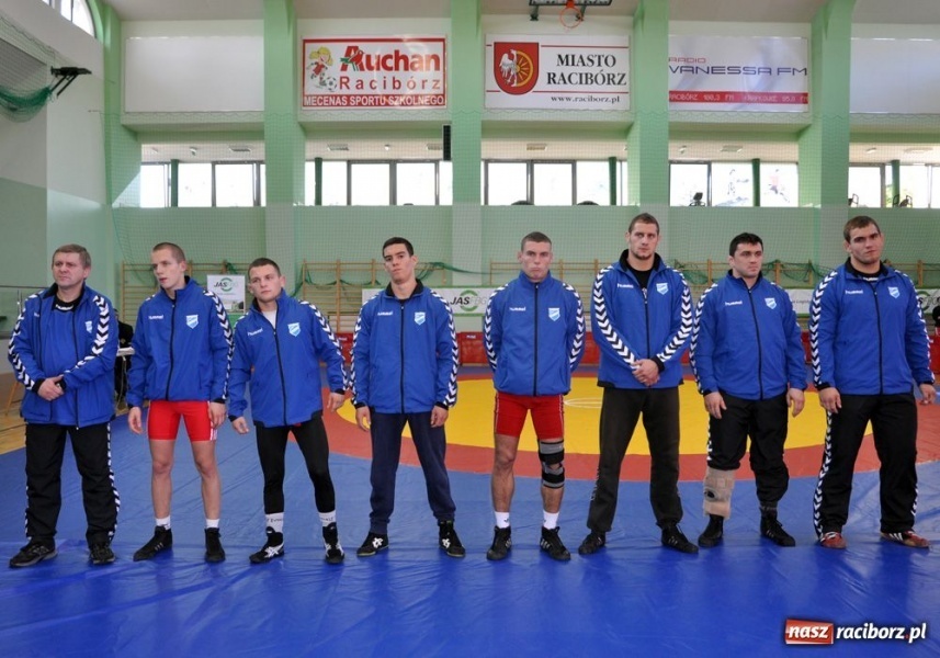 Zdjęcie w galerii na portalu naszraciborz.pl: Unici rozłożyli dziś AKS Piotrków wiadomości z regionu