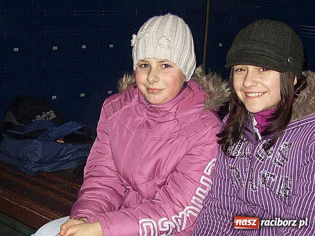 Zdjęcie w galerii na portalu naszraciborz.pl: Patrol feryjny - lodowisko wiadomości z regionu