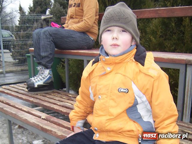 Zdjęcie w galerii na portalu naszraciborz.pl: Patrol feryjny - lodowisko wiadomości z regionu