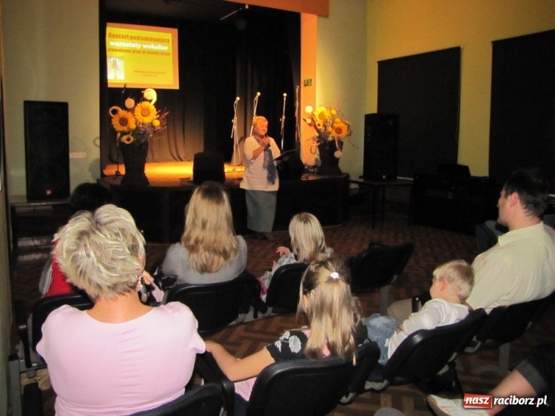 Zdjęcie w galerii na portalu naszraciborz.pl: Szlifowali śpiew z Renatą Danel wiadomości z regionu